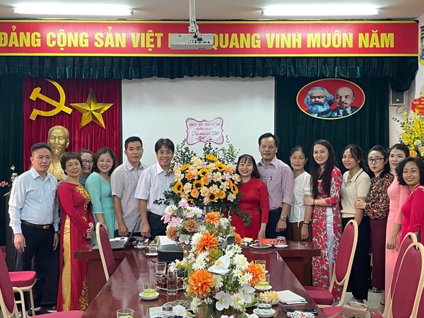 trường MN Hoa Sữa vinh dự được đón các đồng chí Lãnh đạo của UBND quận Đống Đa 