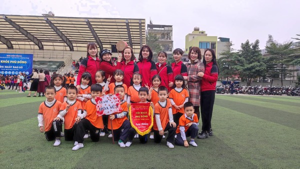 Chúc mừng chiến thắng của đội tuyển Nhảy Bao bố tại HỘI KHỎE PHÙ ĐỔNG quận Đống Đa