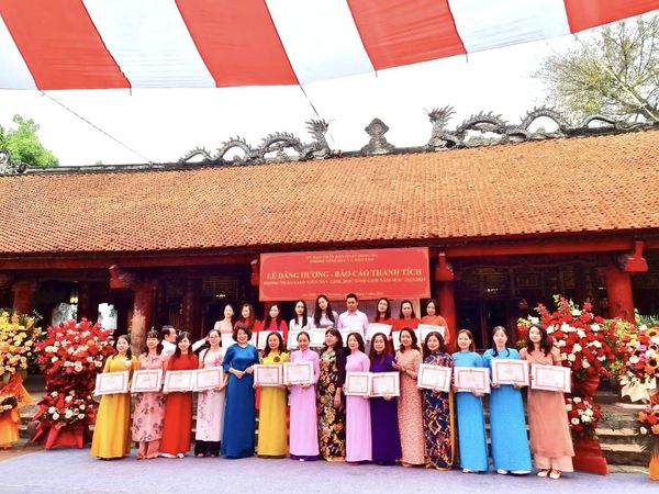 Xin được chúc mừng những thành tích cao mà hai cô đã đạt được, chúc mừng tập thể trường mầm non Hoa Sữa đã ghi dấu thêm thành tích nối tiếp cho bề dày thành tích mà nhà trường đã đạt được! Chúc tập thể nhà trường luôn phát triển không ngừng, luôn là lá cờ đầu trong công tác chăm sóc, nuôi dưỡng và giáo dục trẻ mầm non!❤️❤️❤️
