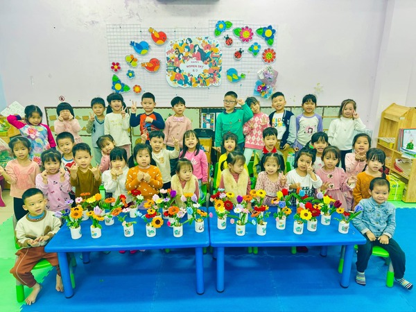 MẦM NON HOA SỮA  .NHỮNG NIỀM VUI .NHỮNG PHÚT GIÂY TOẢ SÁNG .NHỮNG KỶ NIỆM KHÓ PHAI